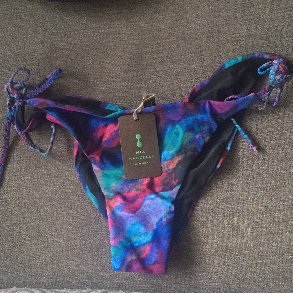 New never worn Mia Marcelle String Bottom
